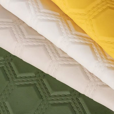 PVC brodée en hexagone en relief cuir synthétique artificiel pour voiture pieds sièges de voiture canapé sac décoratif faux tissu en cuir