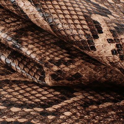 Cuir synthétique PU avec une épaisseur de 0,8 mm, une largeur de 137 cm et 24 échantillons de couleurs pour sacs, chaussures et meubles