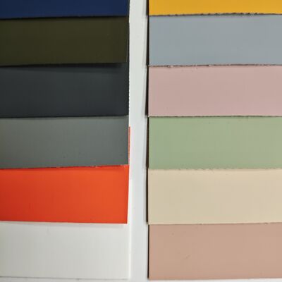 FILM DE CUIR MAT Large gamme de produits d'emballage en cuir disponibles en types PVC PU et semi PU pour de multiples utilisations industrielles