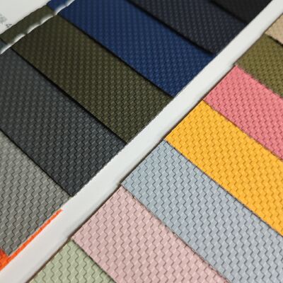 Textures tissées en cuir synthétique en rouleau de PVC avec support en tissu en maille pour sacs Portefeuilles