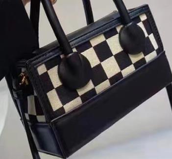 1.0mm &Eacute;paisseur de lin Plaid Tissu de lin &Eacute;tirement &eacute;tanche &agrave; l' eau Flocked &agrave; l' ext&eacute;rieur pour le sac de canap&eacute; Ceinture de s&eacute;curit&eacute; de voiture Faux cuir tiss&eacute; arri&egrave;re 12