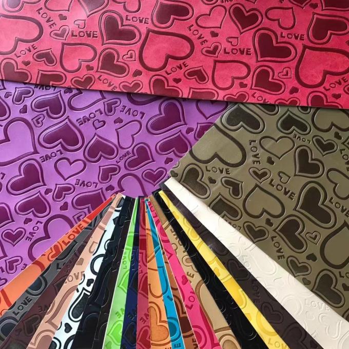 Personnaliser le cuir synthétique gaufré à changement de couleur PU Vinyl pour chaussures, sacs, tapis de table, tissu en similicuir 13